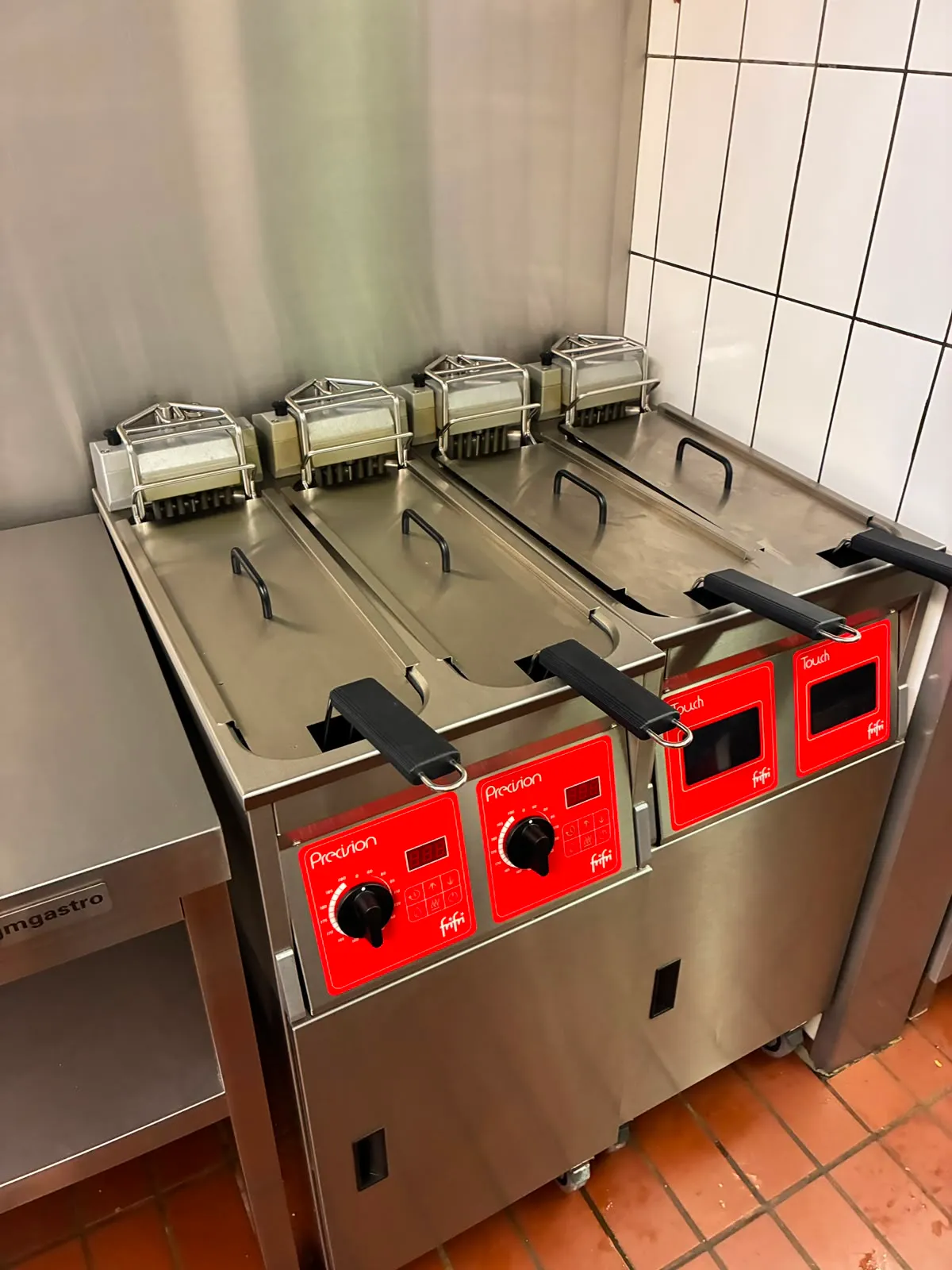 Fritteusenstation in der Gewerbeküche